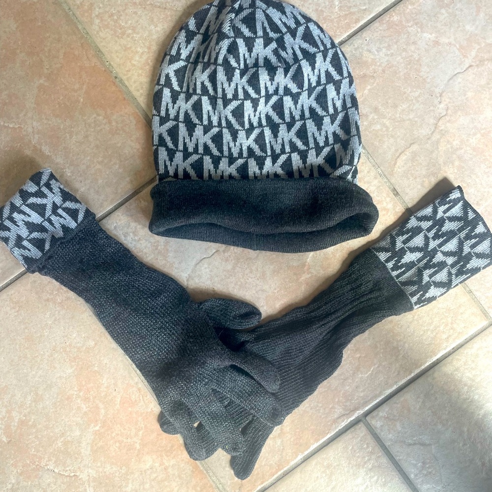 KORS Michael Kors Black and Gray MK Logo Knit Hat and Gloves Set